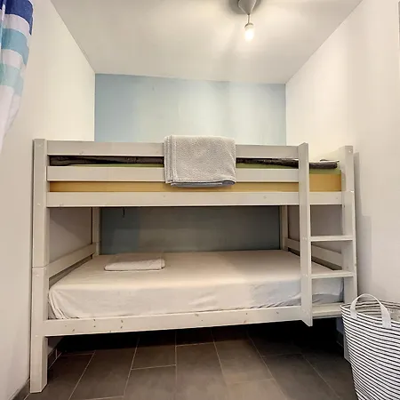 Appartement F2 Renove Sur Avec Parking A Carnon - Fr-1-715-78 Mauguio