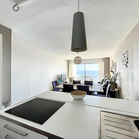 F2 Renove Sur Avec Parking A Carnon - Fr-1-715-78 Appartement