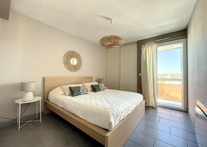 Lejlighed F2 Renove Sur Avec Parking A Carnon - Fr-1-715-78 *